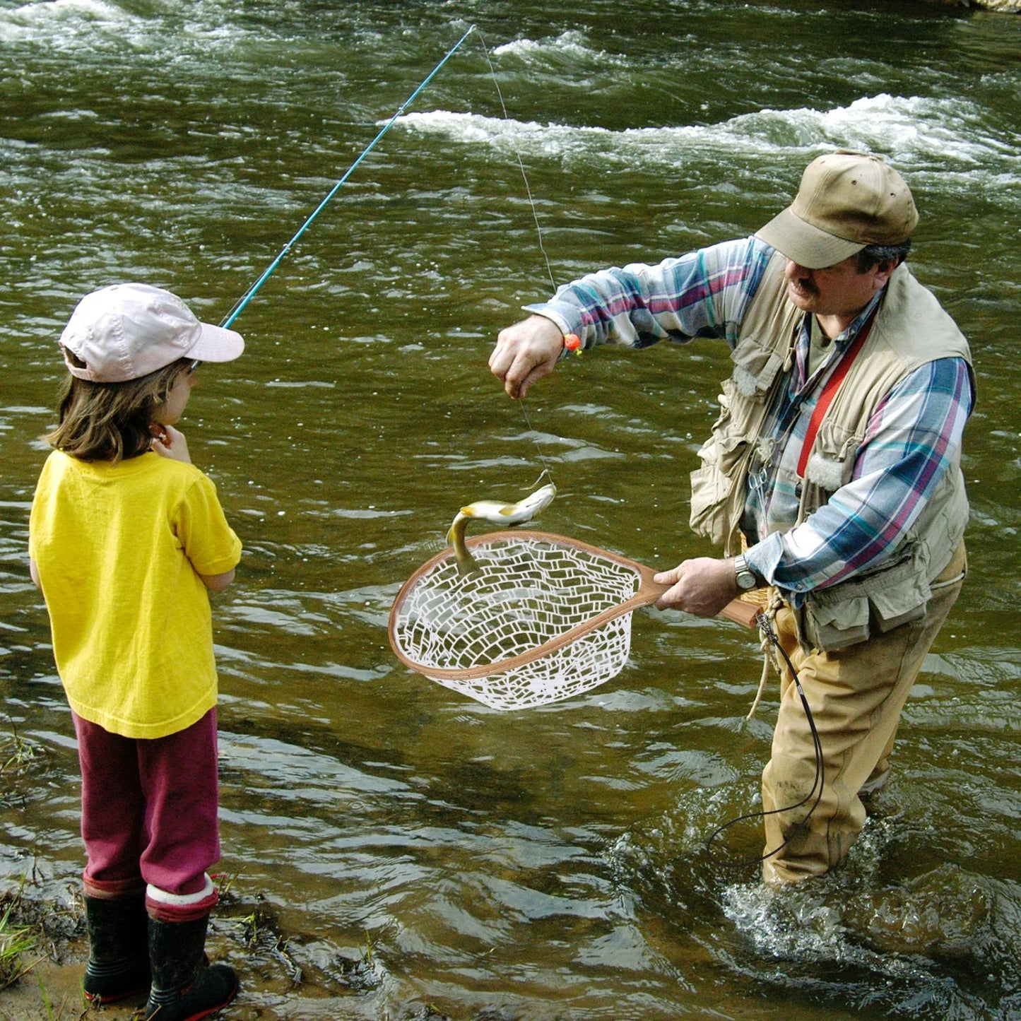 Fly Fishing Net, Trout Net, Wooden Frame Fly Fishing Landing Net for Catch and Release, Fly Fishing Gear for Stream Fishing